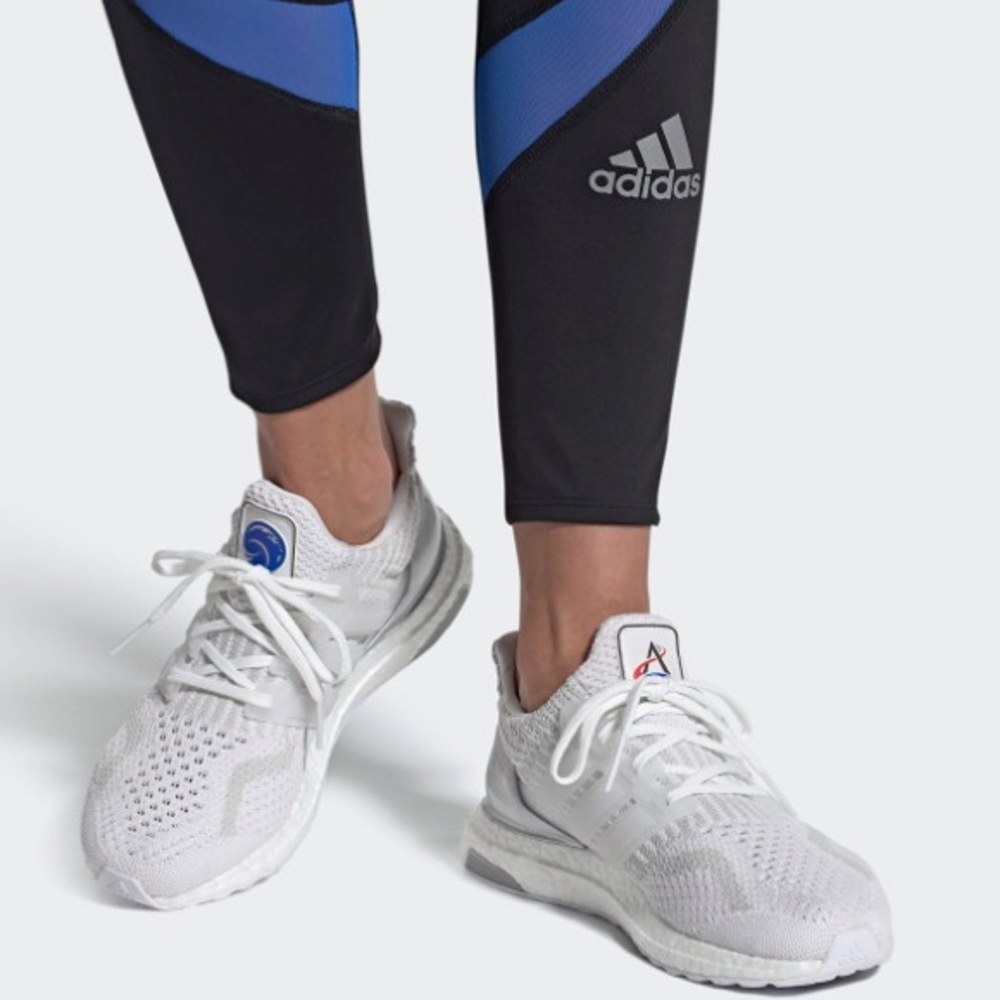 adidas UltraBOOST 5.0 - Picture 2 of 10